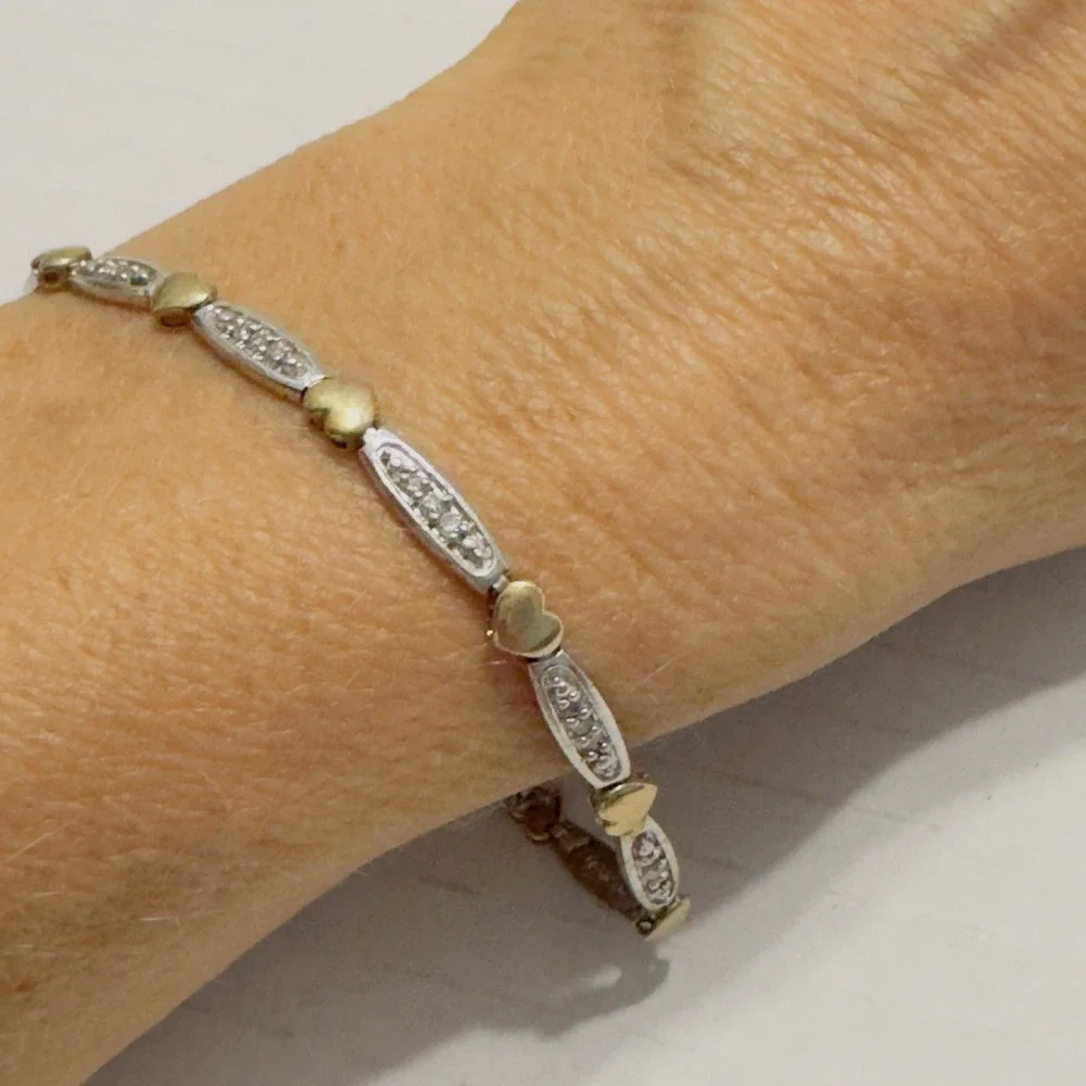 5.6gr 10k Yellow White Gold Diamond Heart love Bracelet Delicate Dainty Feminine